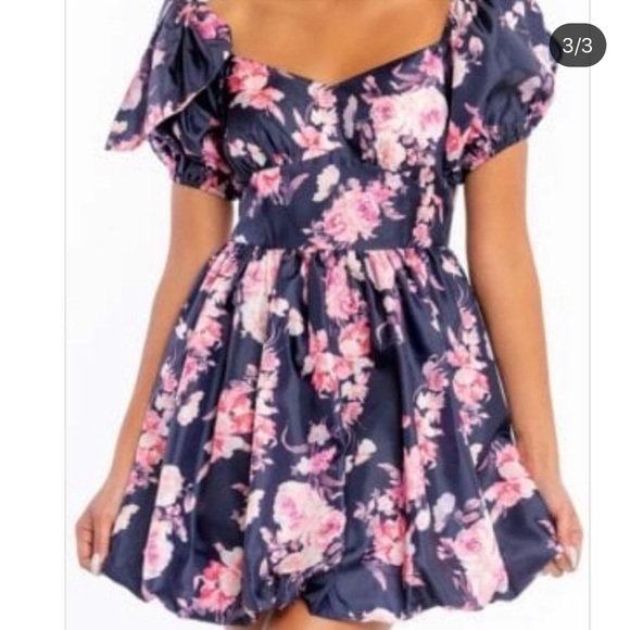 Floral puff sleeve mini dress - Picture 2 of 3
